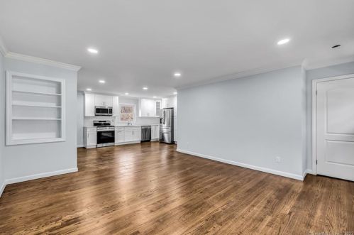 85 Walnut St, Upper Stepney CT  06468-2509 exterior