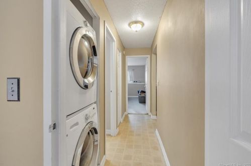12 Darling St, Southington CT  06489-2644 exterior