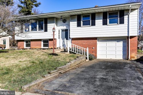 1727 Crooked Oak Dr, Lancaster, PA 17601-4209