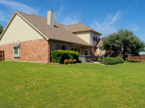 312 Creekside Trl, Argyle TX  76226-2209 exterior