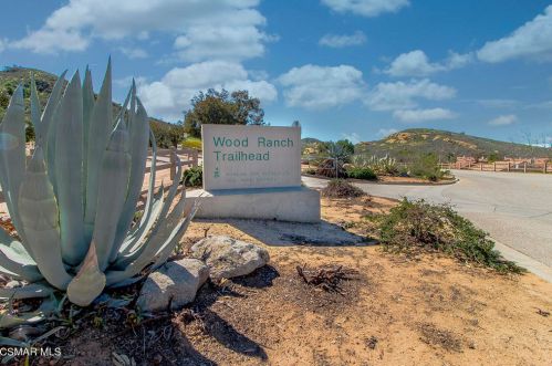 404 Country Club Dr, Simi Valley CA  93065-0685 exterior