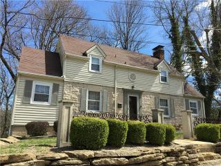 132 Sunset Pt, Ayers, IL 62246-1032
