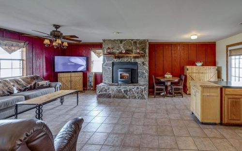 1256 Kentucky Town Rd, Whitewright TX 75491-3502 exterior