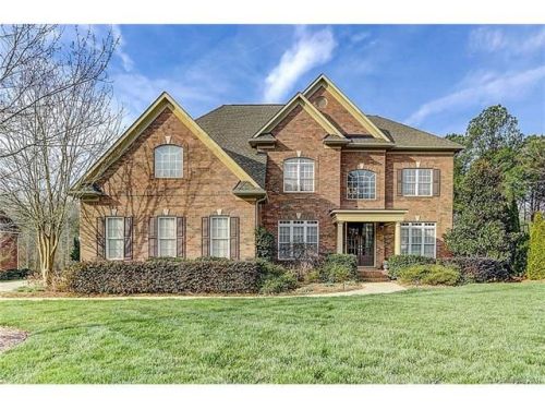 2210 Highland Forest Dr, Waxhaw, NC 28173-7366