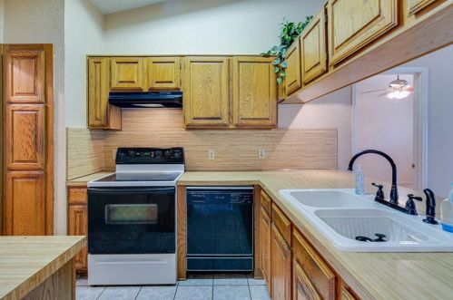 7909 Katie Ln, Fort Worth TX 76148-1512 exterior