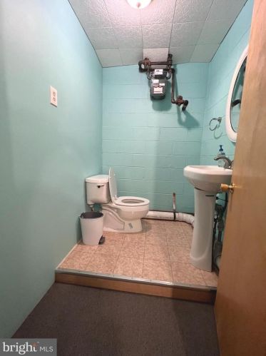 505 10th St, Philadelphia PA 19123-3819 exterior