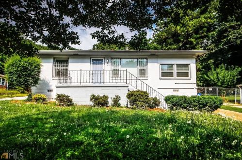 120 Burbank Dr, Atlanta GA  30314-2521 exterior