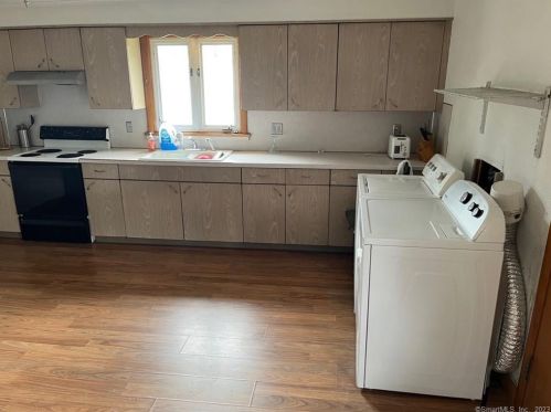 522 Piedmont St, Waterbury, CT 06706-2131