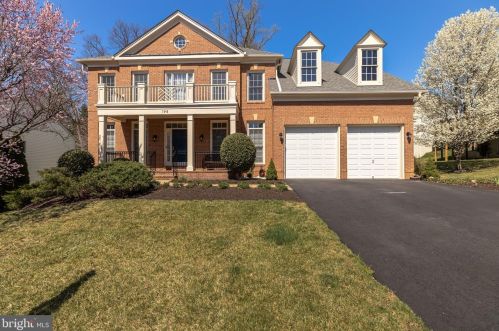 7542 Laurel Creek Ln, Springfield, VA 22150-4909