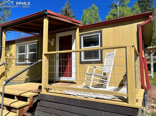 3379 Pikes Peak Dr, Twin Rock, CO 80816-9579