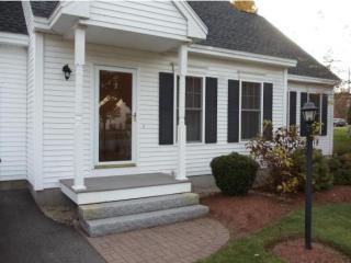 36 Peacock Brook Ln, Amherst, NH 03031-2873