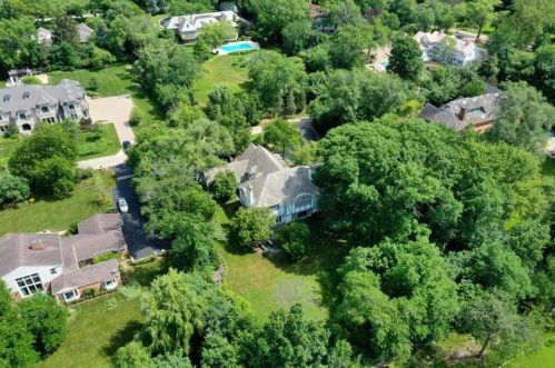 340 Old Farm Rd, Northfield, IL 60093-1041