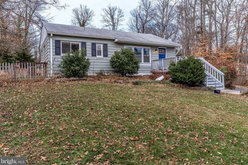 7207 Calamo St, Springfield VA  22150-3524 exterior