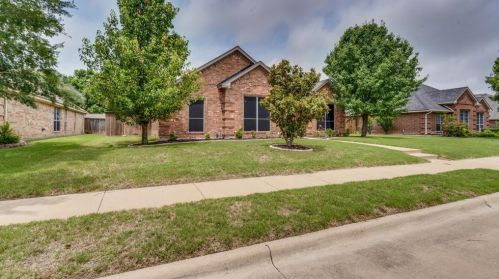 212 Nocona Dr, Waxahachie, TX 75165-1565