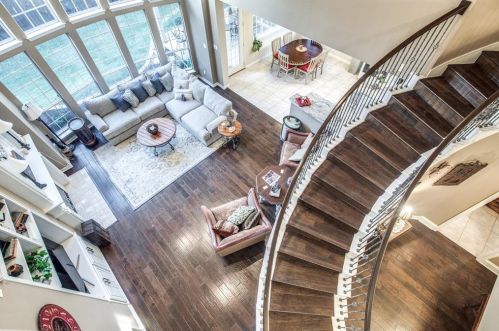 2561 Grn Oak Dr, Carrollton TX 75010-4221 exterior