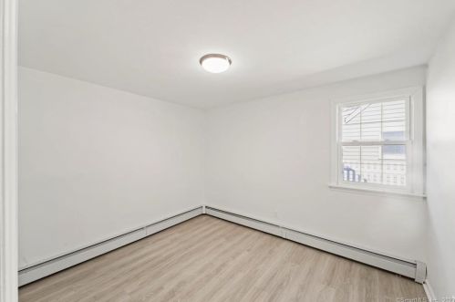 27 Hawthorne Dr, Norwalk CT  06851-4113 exterior