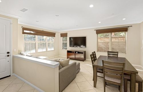 210 Kempton, Irvine CA  92620-2154 exterior