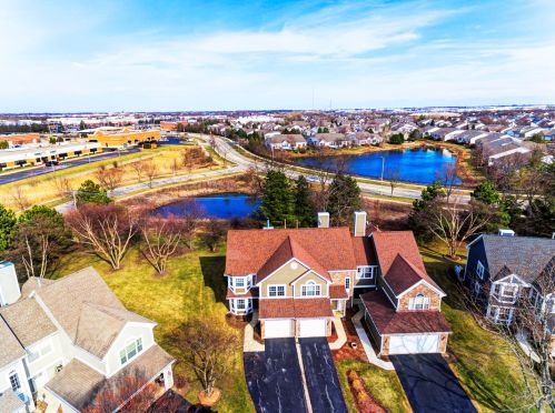 1195 Scott Ct, Carol Stream, IL 60188-4367