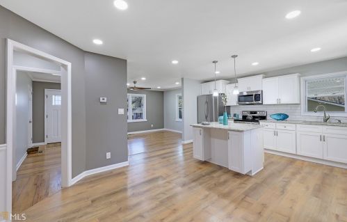 976 Pinehurst Dr, Smyrna GA  30080-4225 exterior