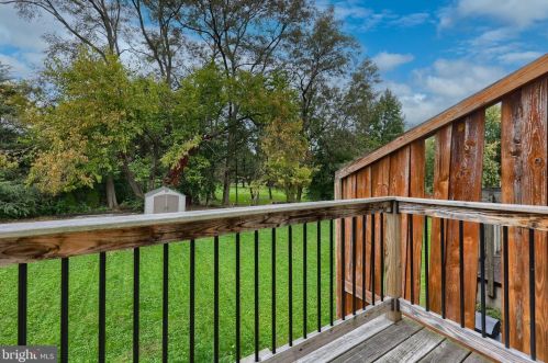 230 Parklawn Ct, Lancaster PA  17601-2660 exterior