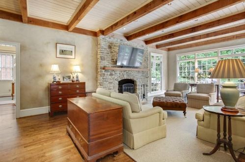 2839 Dover Rd, Atlanta GA  30327-1209 exterior