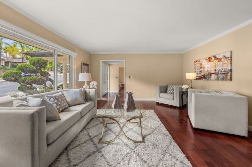 1430 Greenbriar Rd, Glendale CA  91207-1053 exterior