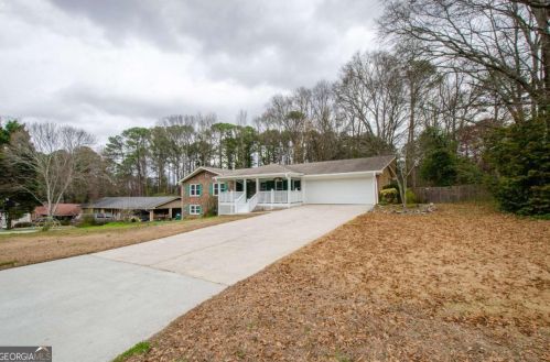 1722 Eldonlas Ct, Stone Mountain, GA 30087-3205