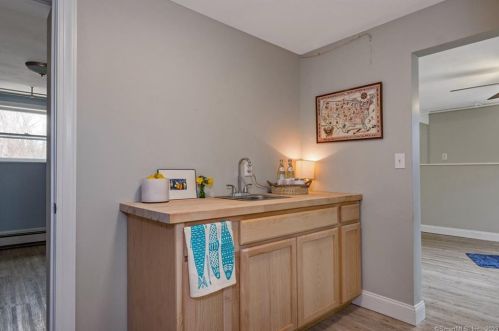 15 Old Black Point Rd, Niantic CT  06357-2813 exterior