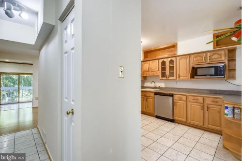 7228 Jillspring Ct, Springfield, VA 22152-3608