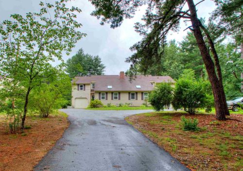 3 Hemlock St, Plaistow, NH 03865-3119