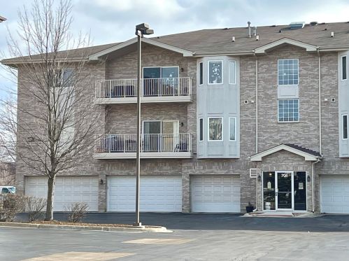 701 5th Ave, Addison, IL 60101-2069