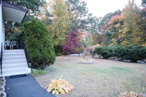87 Allentown Rd, Waterbury, CT 06716-1122