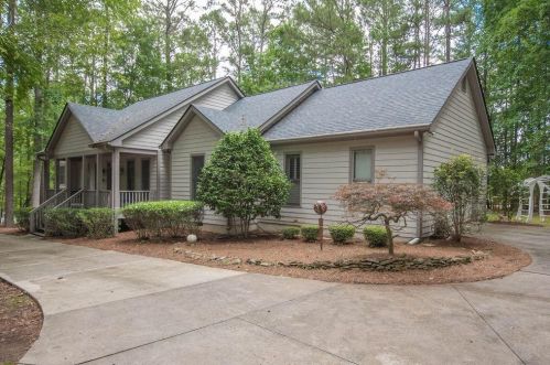 260 Lake Coweta Trl, Newnan, GA 30263-5917