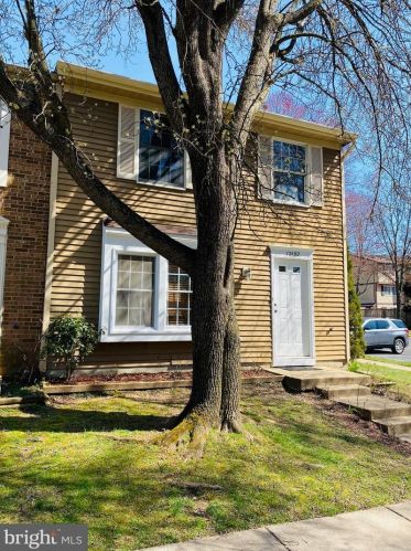 12152 Purple Sage Ct, Herndon, VA 20194-5622