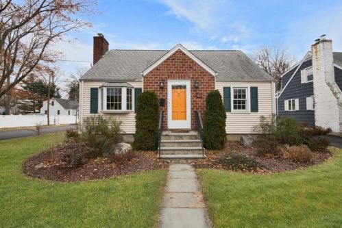 26 Barbara Dr, Norwalk, CT 06851-5327