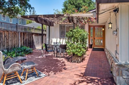 285 Valley St, Los Altos, CA 94022-3719