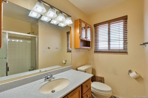 725 Briarwood Dr, Aurora CO 80226-3704 exterior