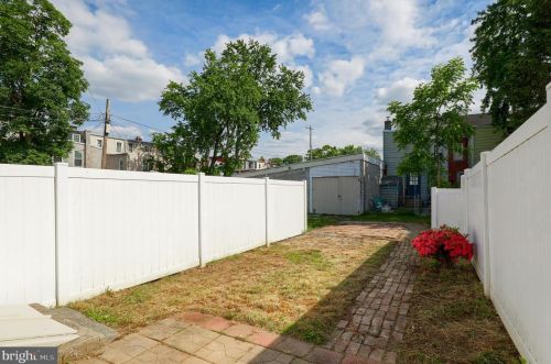 618 1st St, Lancaster PA  17603-3622 exterior