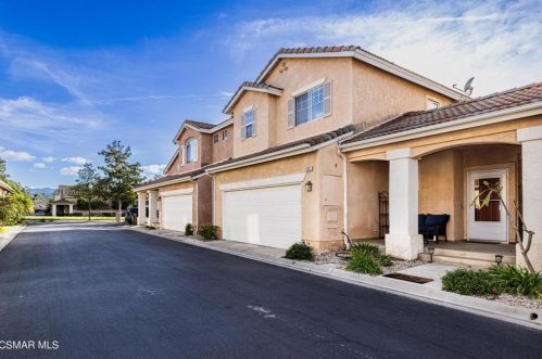 1843 Amberleaf Ln, Simi Valley CA  93065-7435 exterior