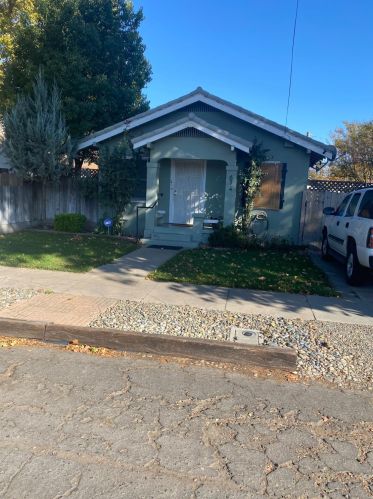 674 Oak St, Turlock, CA 95380-4139