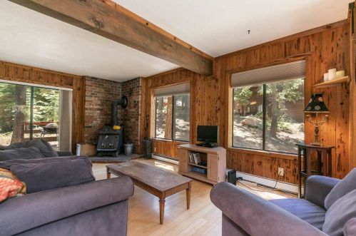 11782 Silverfir Cir, Truckee CA  96161-3216 exterior
