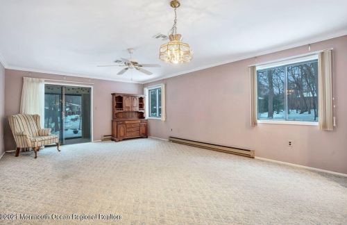 3 Manchester Ct, Tinton Falls NJ 07701-5492 exterior