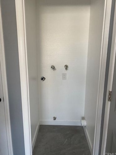 12924 Roselle Ave, Hawthorne CA  90250-5364 exterior