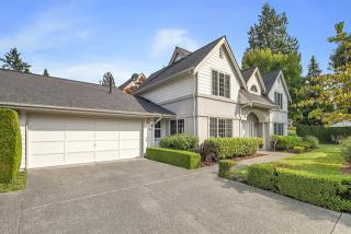 6910 117th Dr, Kirkland, WA 98033-8453