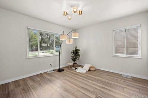 2895 Fairfax St, Denver CO  80207-2748 exterior