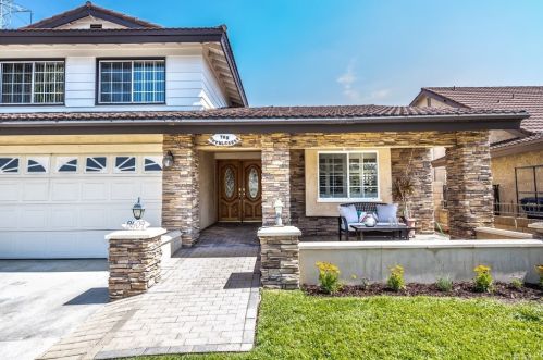 8609 Beverly Park Pl, Pico Rivera, CA 90660-1922