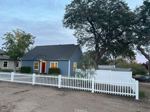 712 Oak St, Lake Nacimiento, CA 93446-2830