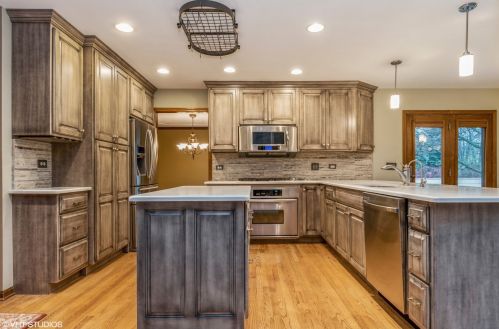 3015 Ashbury Dr, Naperville, IL 60564-5186