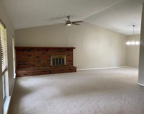 2813 Riviera Dr, Garland, TX 75040-4261