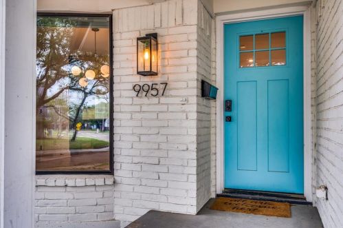 9957 Faircrest Dr, Dallas TX  75238-1543 exterior